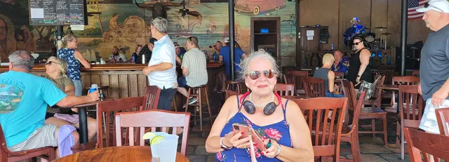 Live music and drinks at a Duval Street bar