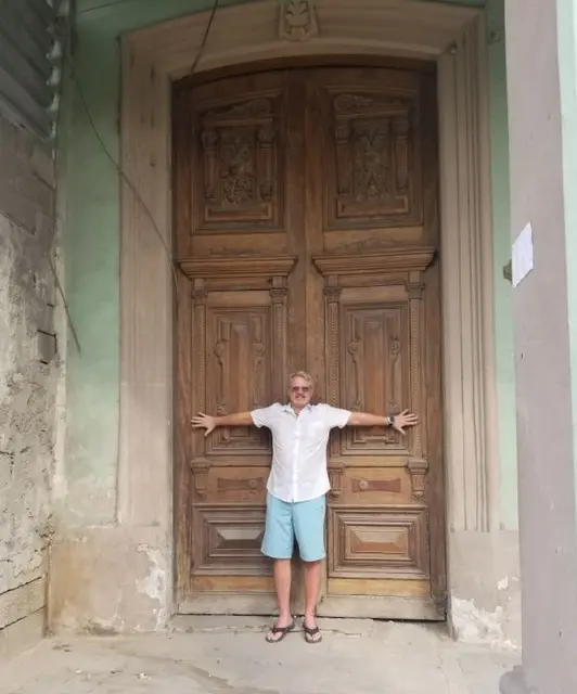 Cuba trip photo; scenery or people clothed