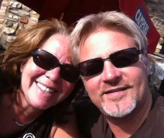 couple selfie at outdoor cafe