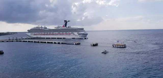 Tampa cruise photo; scenery or people clothed