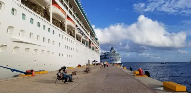 Tampa cruise photo; scenery or people clothed