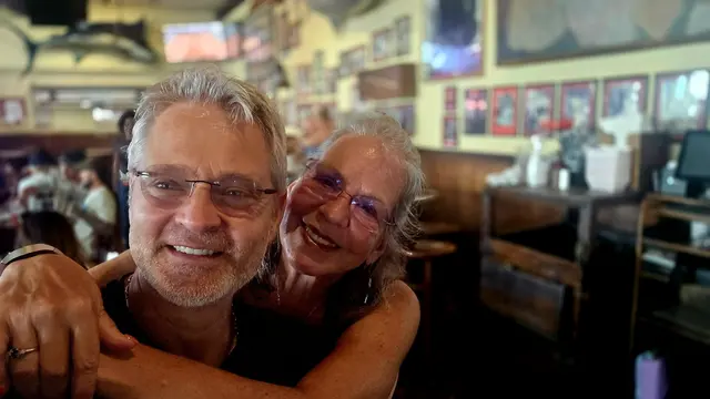 Cheers at Sloppy Joe's, a Key West tradition.